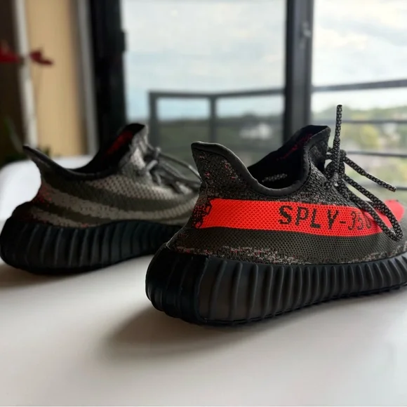 Men’s Yeezy Boost 350 V2 'Carbon Beluga' Size 6 1/2 - Picture 3 of 7